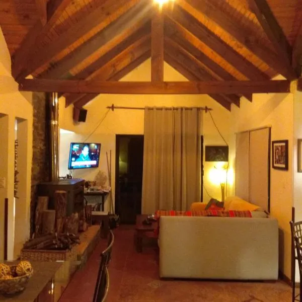 Cabaña Los Pololos，位于塞拉纳镇的酒店