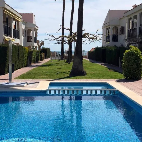 Cala puntal，位于比纳罗斯的酒店