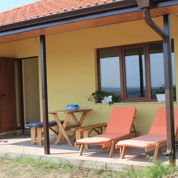 Malavi Guest House Krasen! Comfort&clean!，位于Vetovo的酒店