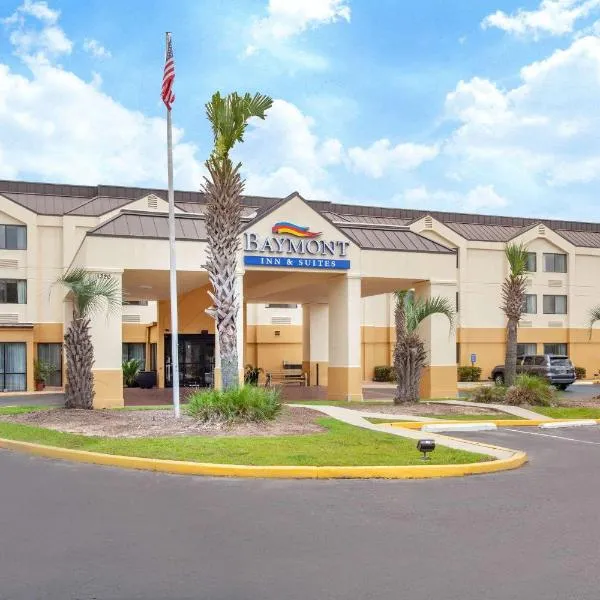 温德姆萨拉兰蒙特旅馆套房酒店，位于Chickasaw的酒店