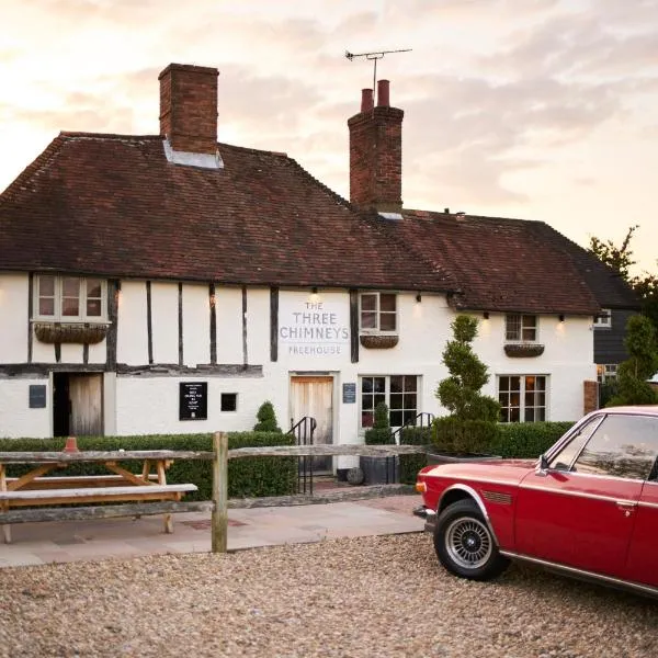 The Three Chimneys Country Pub，位于Staplehurst的酒店