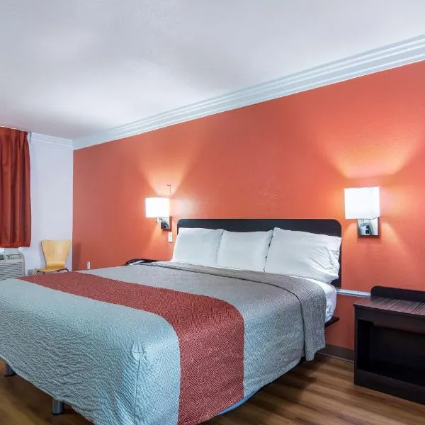 马歇尔6号汽车旅馆，位于马绍尔的酒店