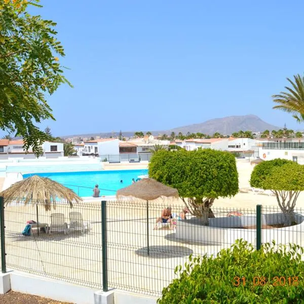 New renovated duplex near the ocean located in Tenerife Sur，位于德尔锡伦西奥海岸的酒店