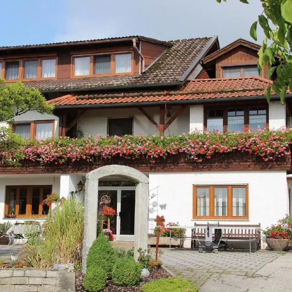 Pension Zum Ebenstein am Donausteig，位于Obernzell的酒店