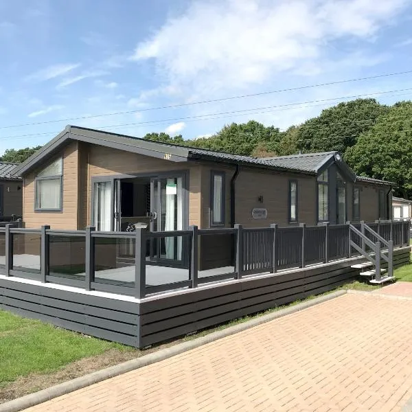 New Forest Lodges Bashley Park，位于新米尔顿的酒店