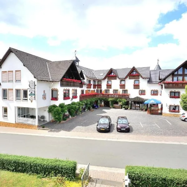 贝格霍夫酒店 - 餐厅，位于Burgschwalbach的酒店