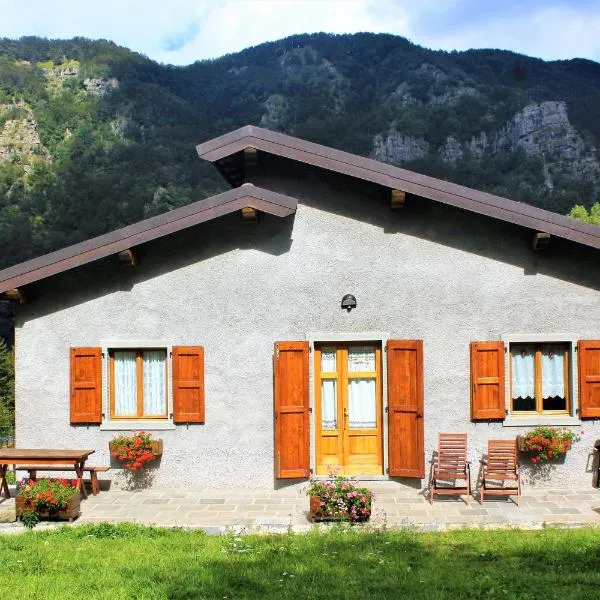 Chalet Abetone in Tuscany，位于库蒂利亚诺的酒店