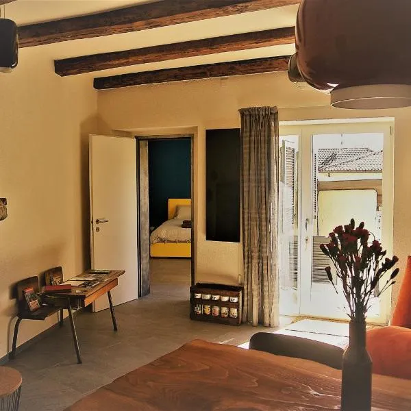 卡巴拉德设计公寓，位于Miglieglia的酒店