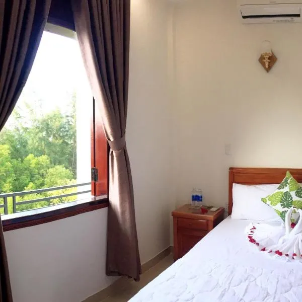 CANH DUONG MOTEL，位于Thôn Phước Hung的酒店