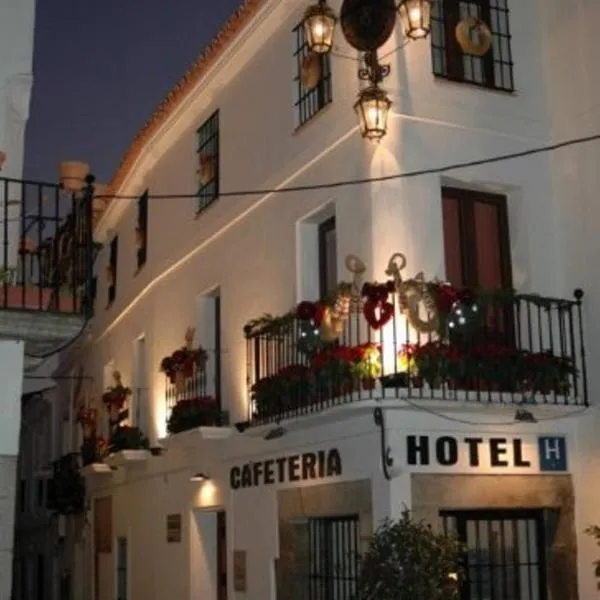 格兰德广场酒店，位于Burguillos del Cerro的酒店