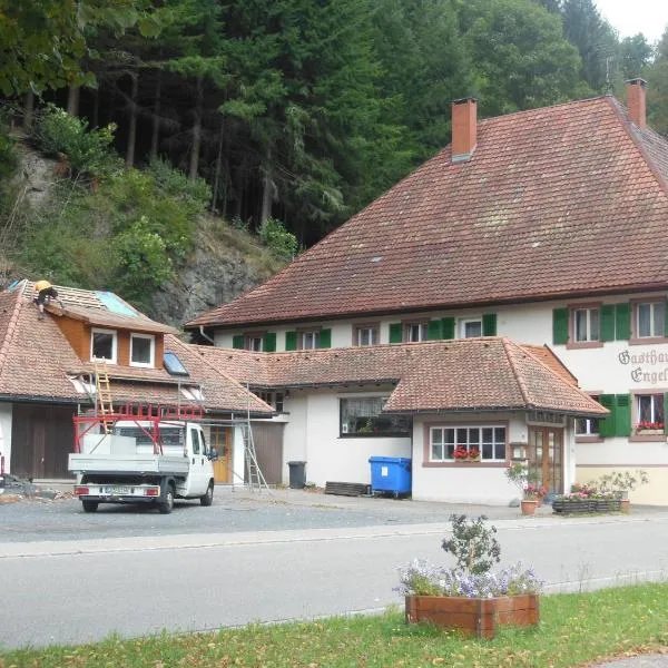 Haus Barnabas im Engel, Gasthaus Engel，位于Utzenfeld的酒店