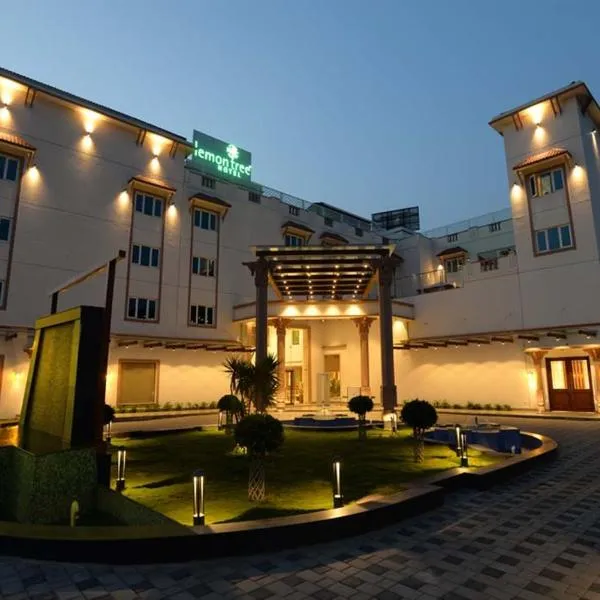 哥印拜陀柠檬树酒店，位于Irugūr的酒店