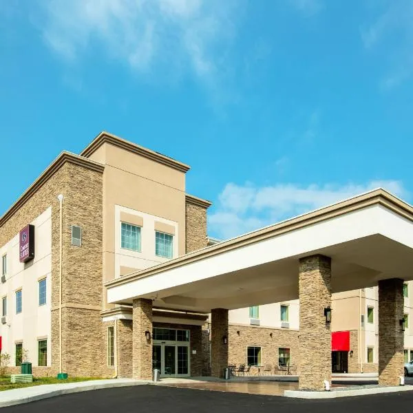 Comfort Suites Fishkill near Interstate 84，位于Highland Falls的酒店