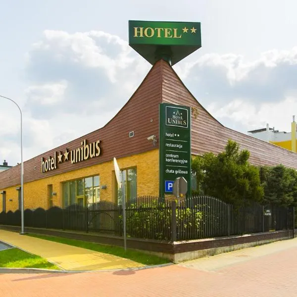 Hotel Unibus，位于波德拉谢地区别尔斯克的酒店