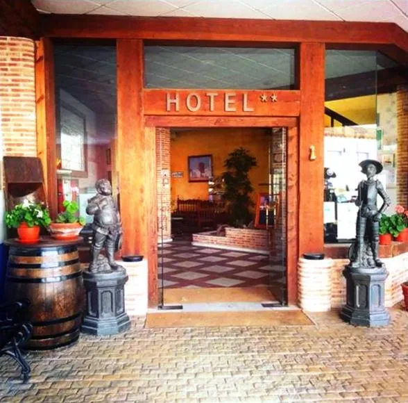 文塔埃尔莫林诺酒店，位于阿尔卡扎德三涓的酒店