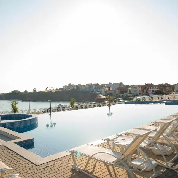 Hotel Eskada Beach，位于阿赫托波尔的酒店