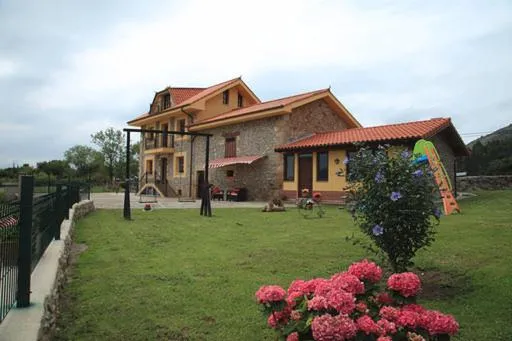 Vivienda Rural La Mazuga，位于卡巴塞诺的酒店