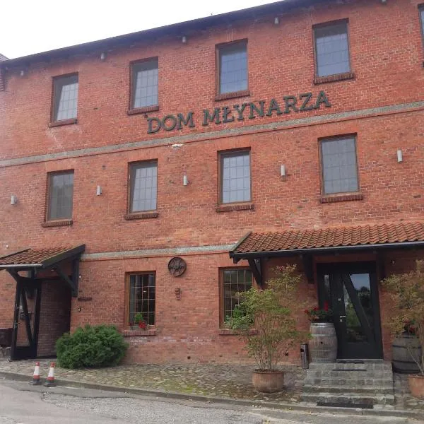 多姆米娜扎酒店，位于Pszczółki的酒店