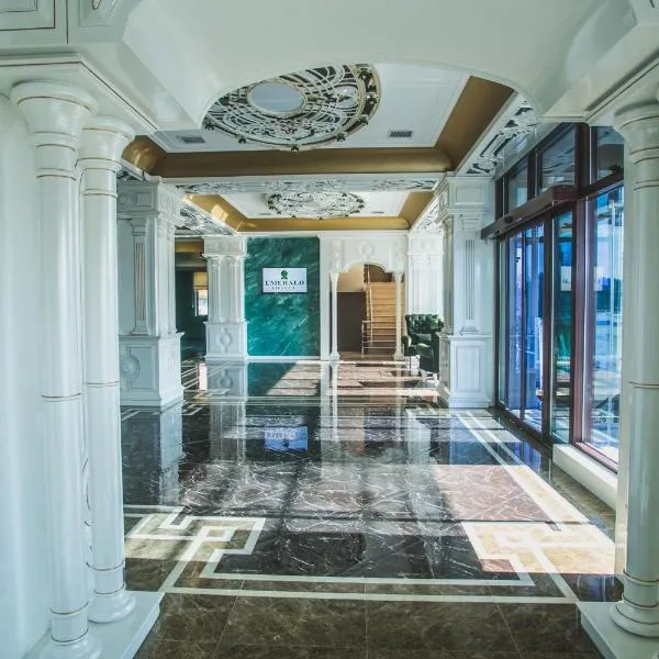 Emerald Hotel Baku，位于Qaraçuxur的酒店