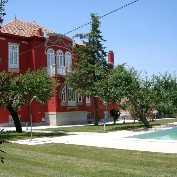 Casa Vermelha，位于托里迪蒙科尔武的酒店