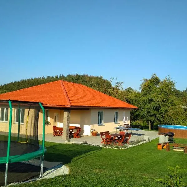 Holiday House Adrelot，位于Heřmaničky的酒店