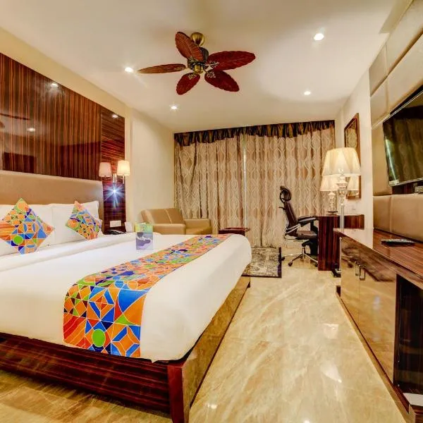 FabHotel Prime Sarala Crown With Pool, Calangute Beach，位于Verla的酒店