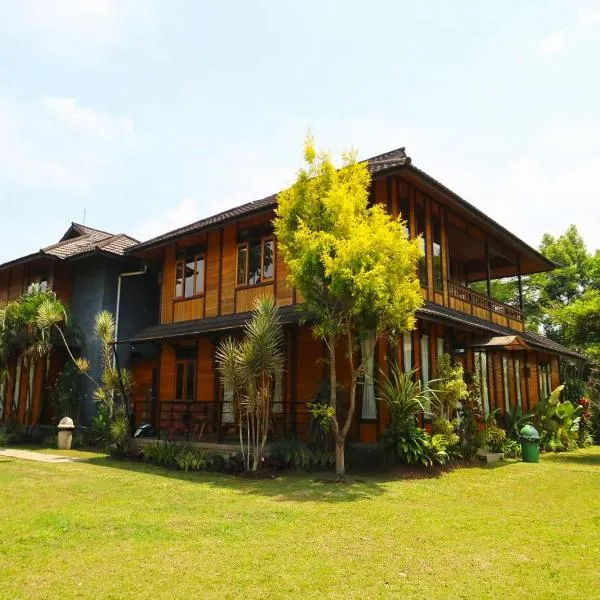 Villa Gardenia Bandung，位于伦邦的酒店