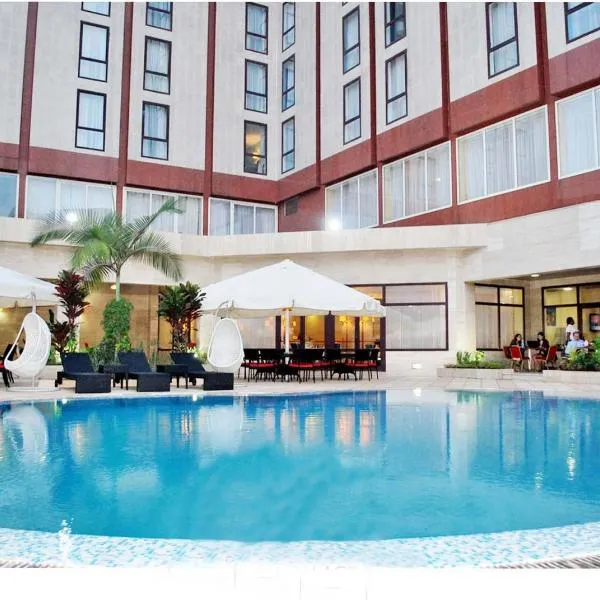 Djeuga Palace Hotel，位于Mvan的酒店