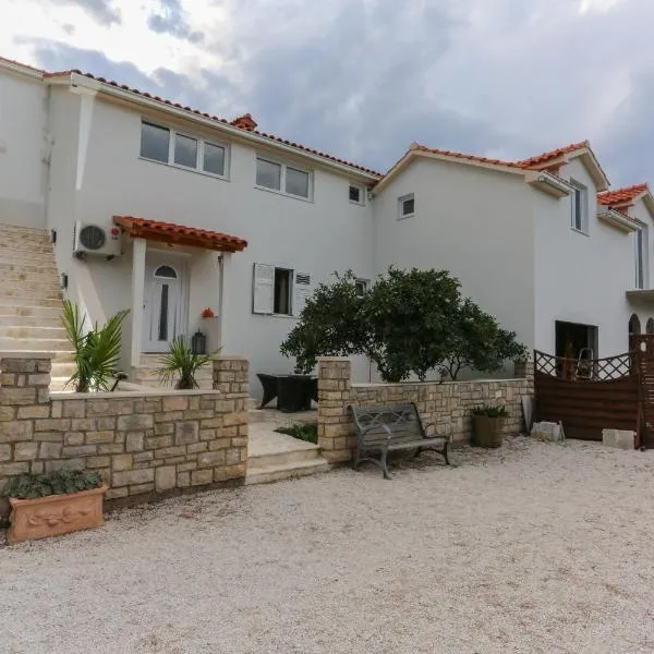 Apartment Star，位于苏佩塔尔的酒店