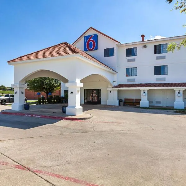 Motel 6-Bedford, TX - Fort Worth，位于赫斯特的酒店