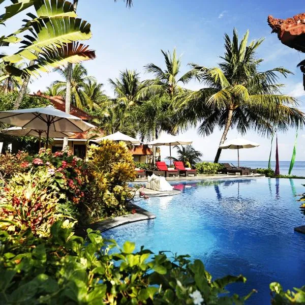 Teluk Karang Dive & Spa Resort，位于Julah的酒店