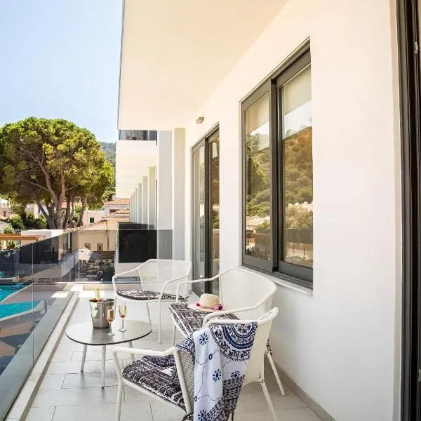 Samian Mare Hotel, Suites & Spa，位于卡罗维西的酒店