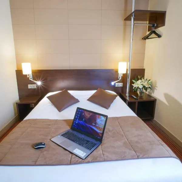 Hotel Inn Design Poitiers Sud，位于米尼亚卢博瓦尔的酒店