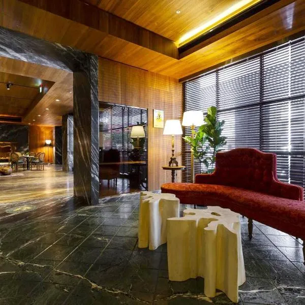 薆悦酒店五权馆，位于雾峰的酒店