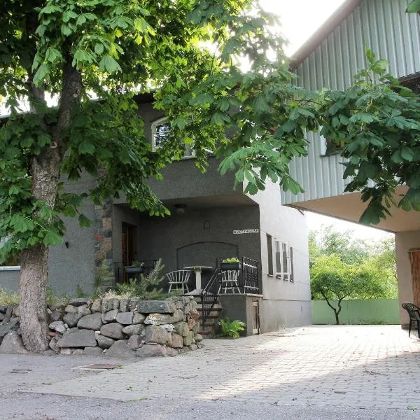 Kraavi Guest Hostel，位于Nässuma的酒店