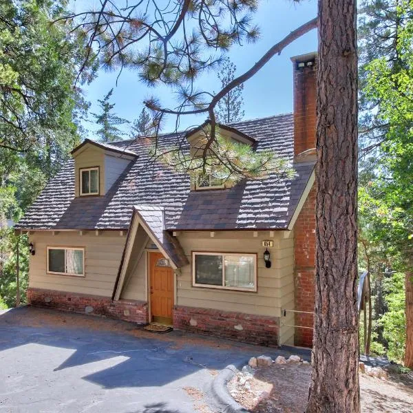 Dancing Bear Chalet，位于箭头湖的酒店