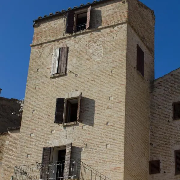 La Torre di Kelly - Kelly's Tower，位于Montalto delle Marche的酒店