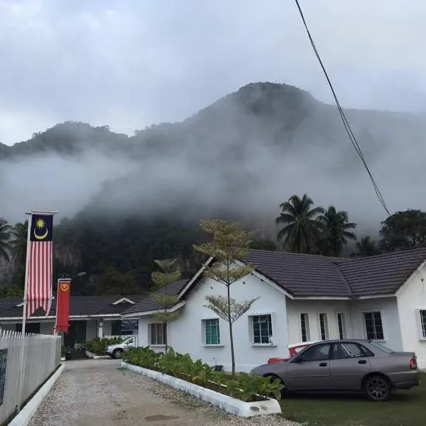 巴陵山花园村木屋，位于Baling的酒店