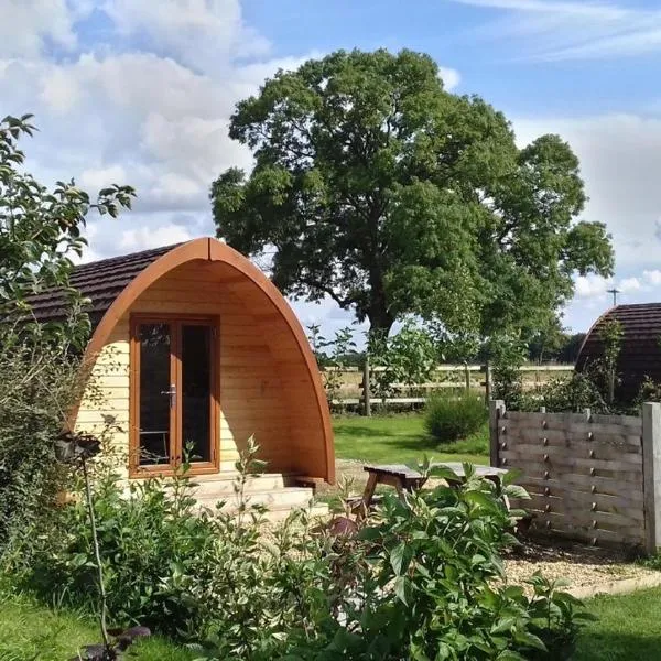 Campion Glamping Pod，位于切尔滕纳姆的酒店