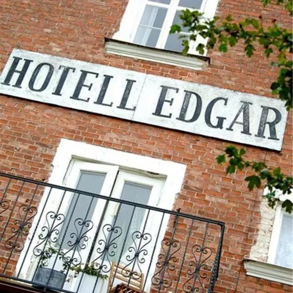 Hotell Edgar & Lilla Kök，位于Möllebjörke的酒店