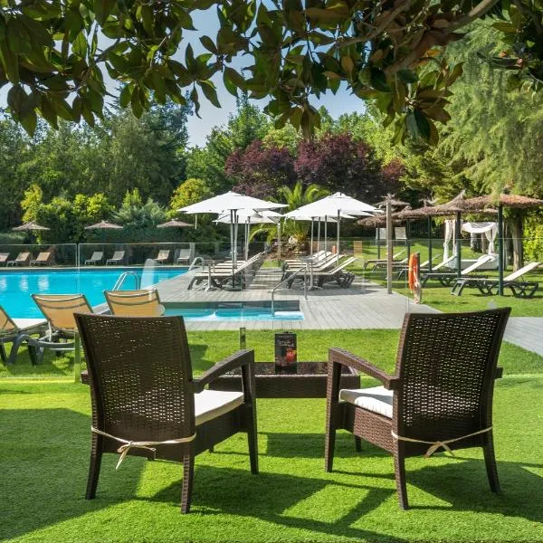 巴瑟罗卡塞雷斯五世世纪酒店，位于卡塞雷斯的酒店