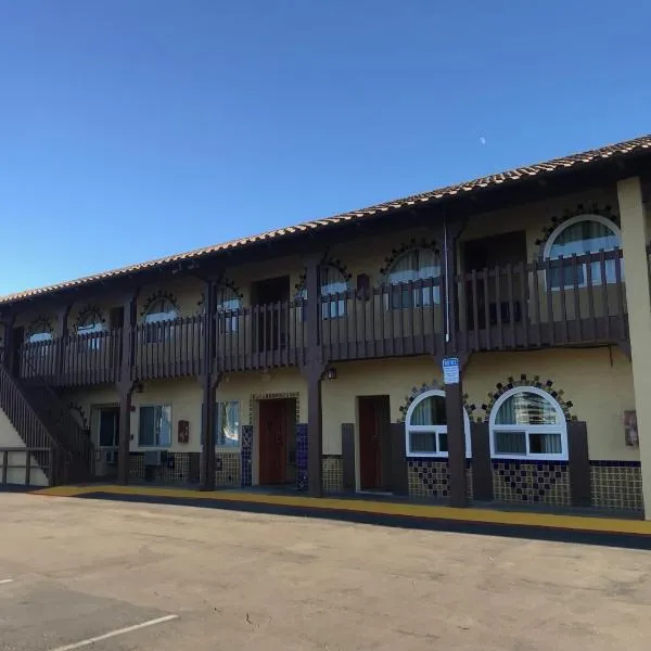 Hacienda Motel，位于埃斯孔迪多的酒店
