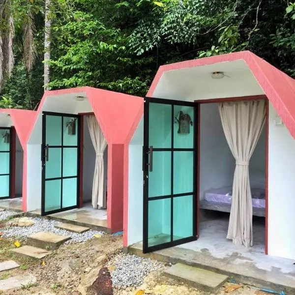 Eco Capsule Resort at Teluk Bahang, Penang，位于Kampong Permatang Pasir的酒店