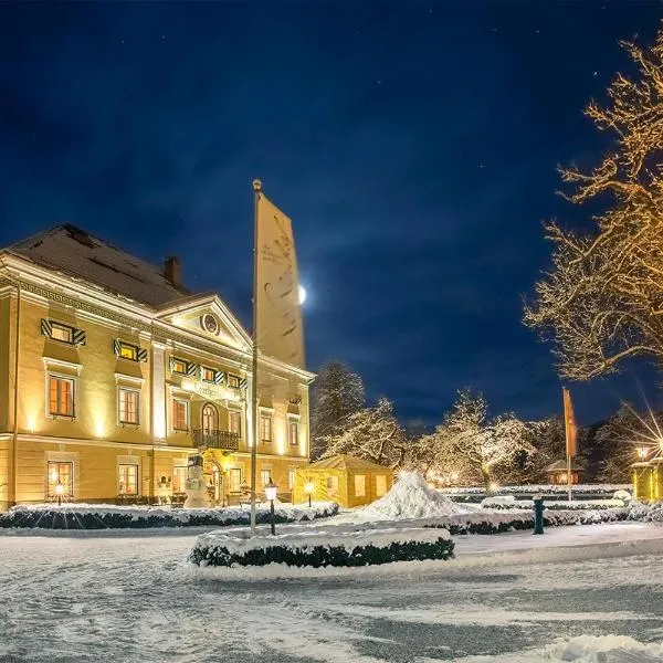 Hotel Schloss Lerchenhof，位于Jenig的酒店