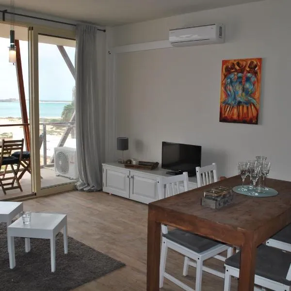 Ca Madeira II - Estoril Beach Apartments，位于Curral Velho的酒店