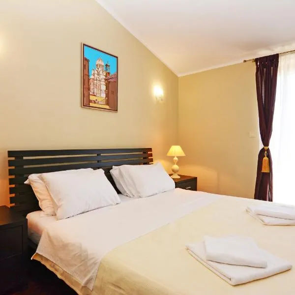 Luxury Room Uzorita B&B，位于希贝尼克的酒店