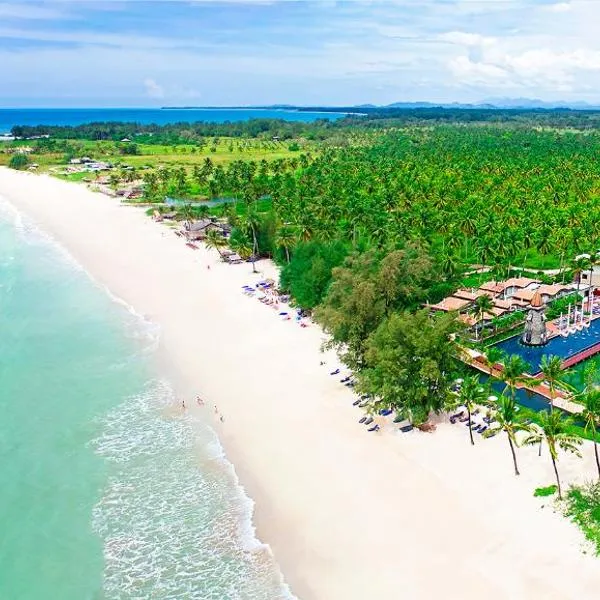 Graceland Khaolak Beach Resort- SHA Extra Plus，位于Ban Nam Tok的酒店