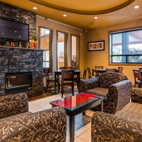 Best Western Estevan Inn & Suites，位于Estevan的酒店