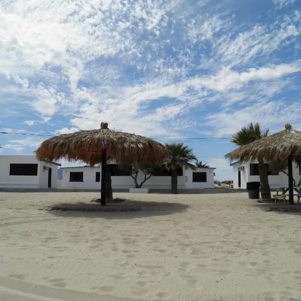 #35 Bungalow Seaside Hotel & Victors RV Park，位于Playa El Paraíso的酒店
