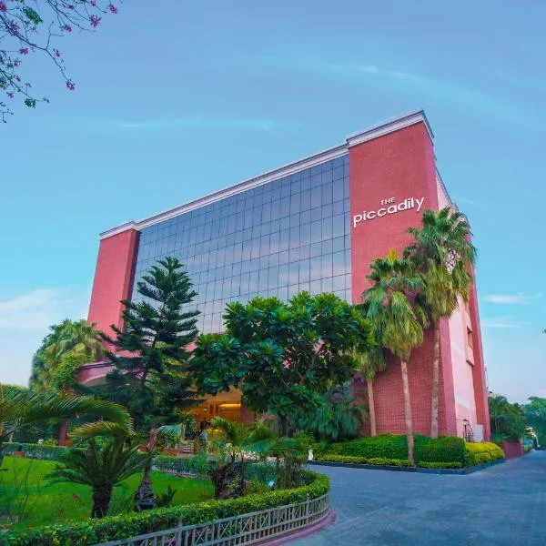 皮卡迪里酒店，位于勒克瑙的酒店